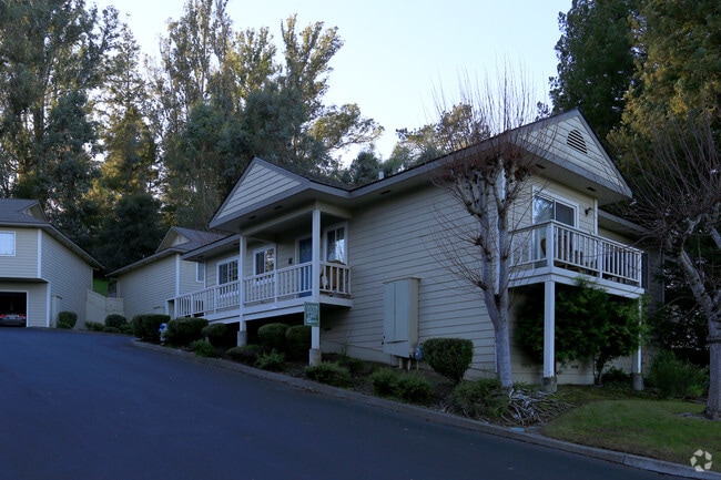 Building Photo - Redwood Grove Apartments