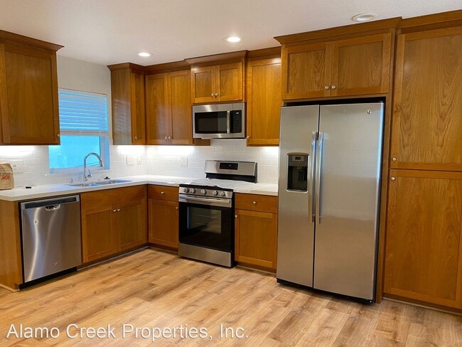 Building Photo - 1 br, 1 bath House - 608 West Street