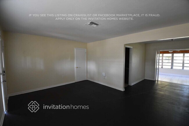 Building Photo - 245 NW 124th St