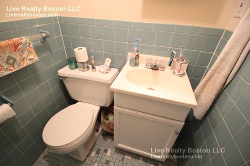 Primary Photo - 1758 Beacon St
