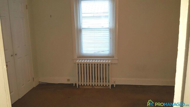 Building Photo - 423 Radcliffe St