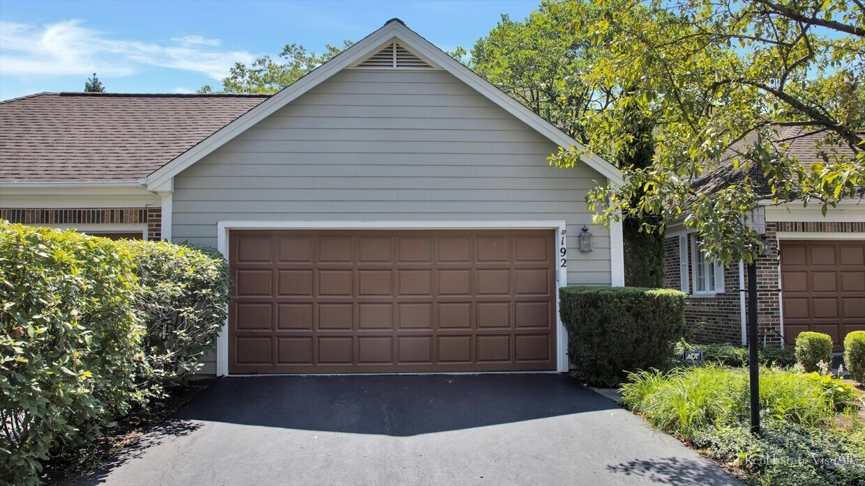 192 Westminster Way, Lincolnshire, IL 60069 Townhome Rentals in