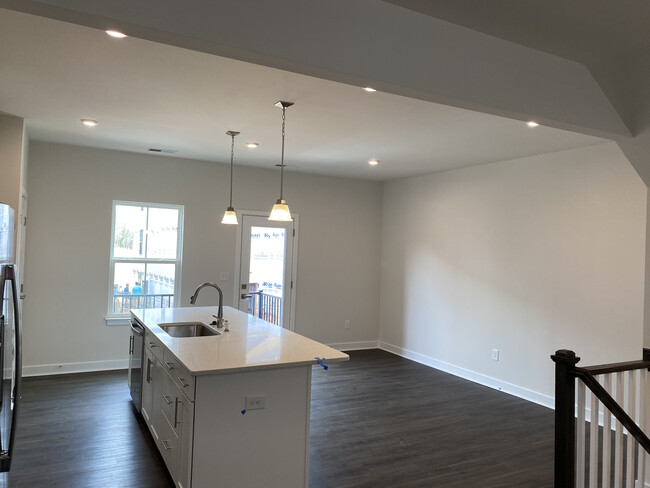 Building Photo - 122 Rollins Ave