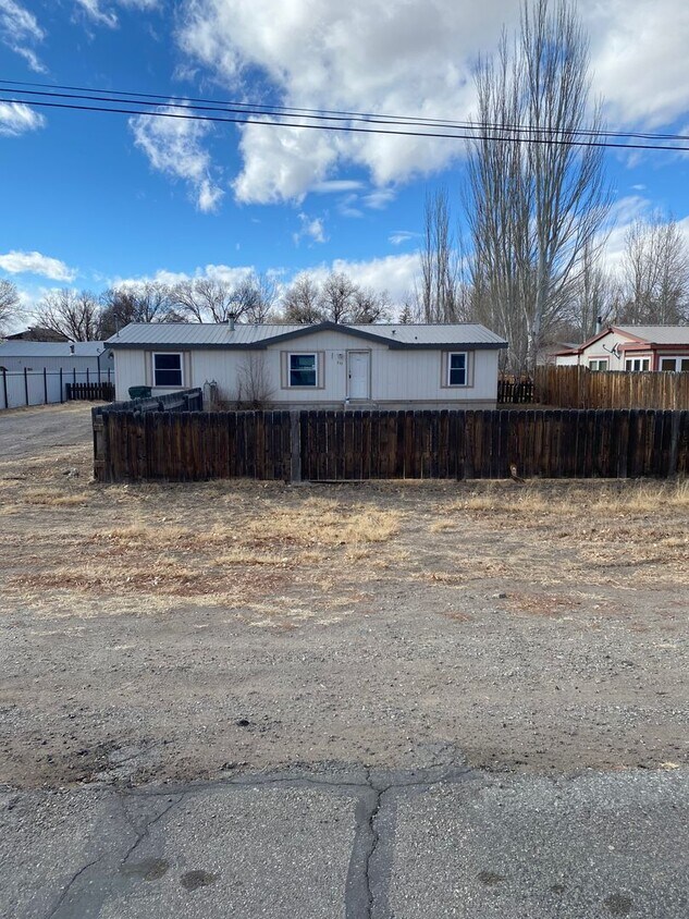 Primary Photo - 535 Haniver St