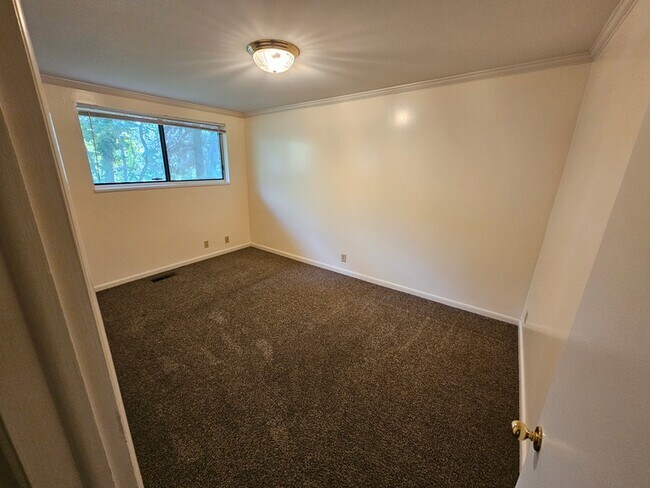 Building Photo - 1730 E 3990 S