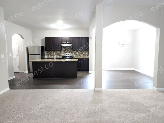 Building Photo - 7099 Skippingstone Way