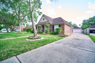 Building Photo - 5022 Moss Run Dr