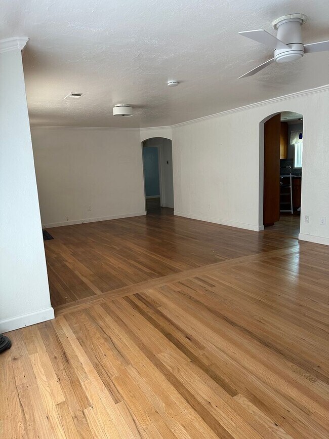 Building Photo - 3BD/1BA Home in Lovely Westwood Neighborhood