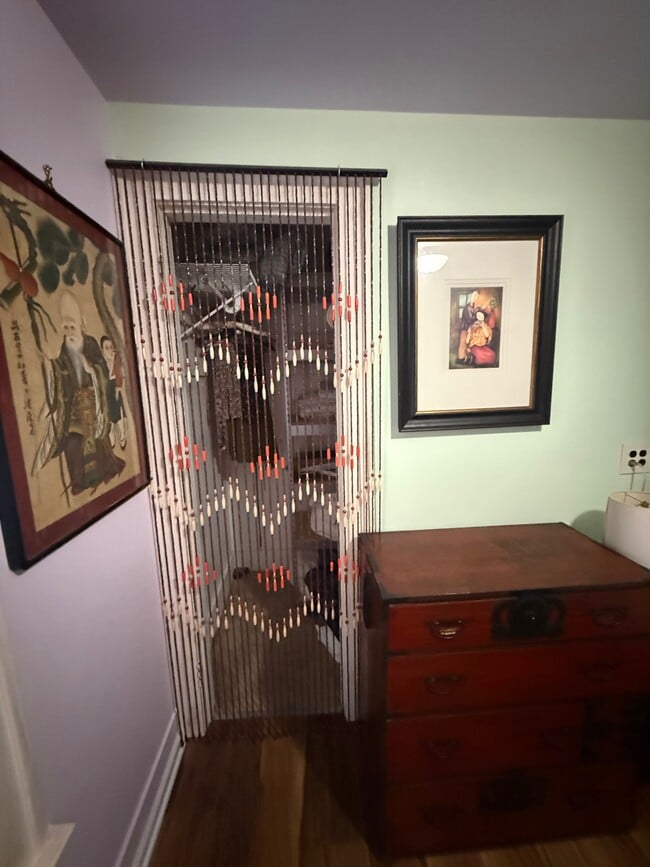 closet - 4604 N Park Ave