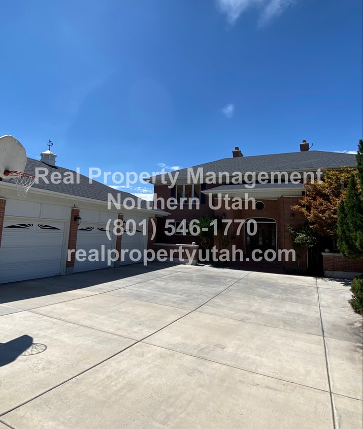 Primary Photo - Beautiful Bountiful Home on the Bench