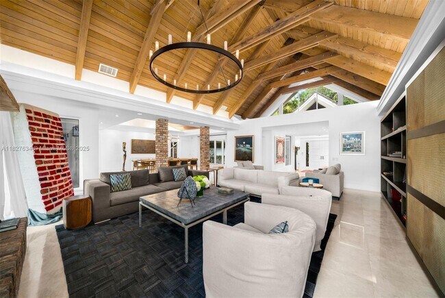 Building Photo - 9000 Arvida Dr