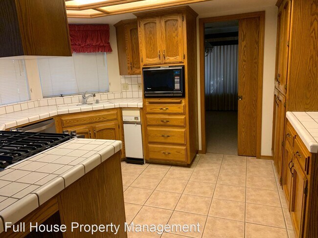 Building Photo - 3 br, 2 bath House - 2471 Kevin Lane
