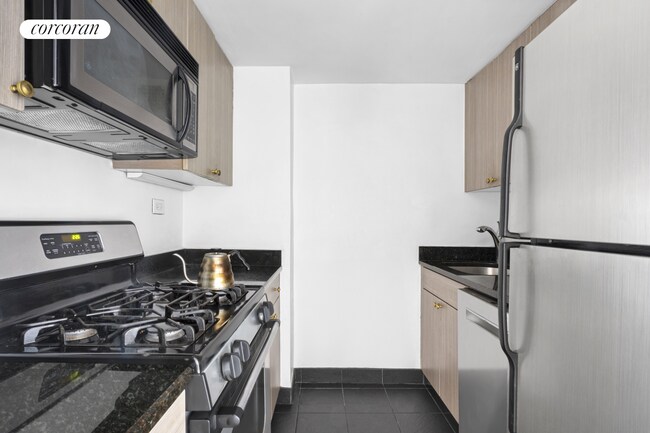 Foto del edificio - 60 E 8th St