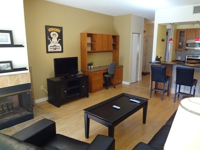 Foto del edificio - Fully Furnished Condo on the outskirts of ...