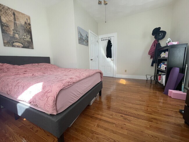 Bed 1b - 96 Wyman St