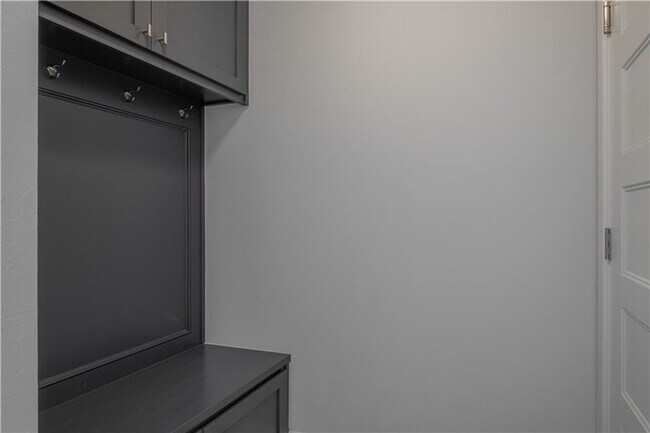 Foto del edificio - Three bed home in Deer Creek schools