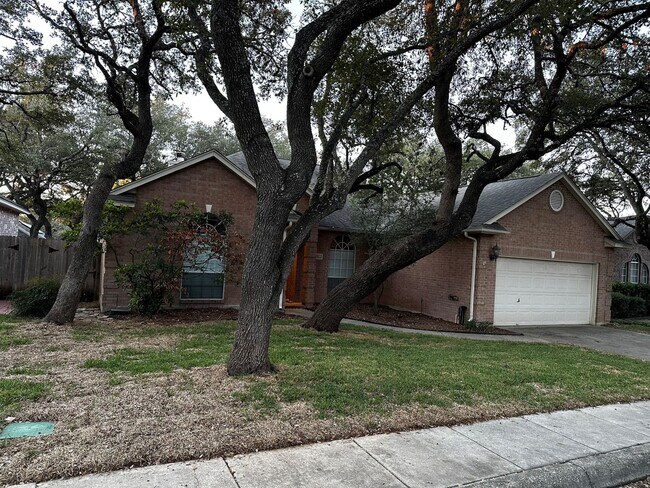 Building Photo - 4 Bedroom/2 Bath Auburn Oaks Subdivision
