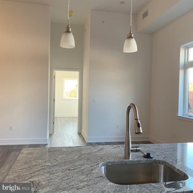 Foto del edificio - 6164 Ridge Ave