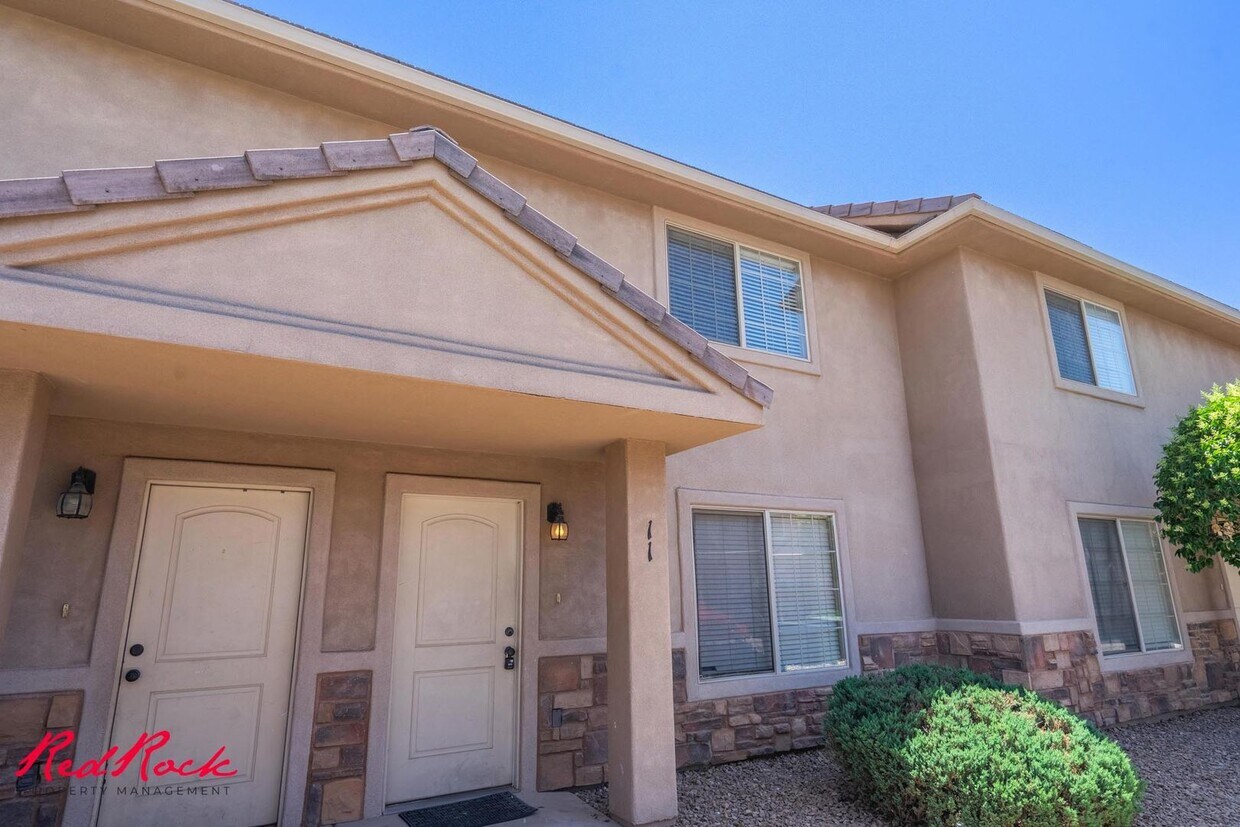 Primary Photo - 3 Bedroom Townhome with Move-In Special – ...