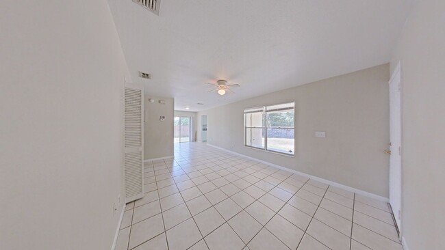 Foto del edificio - Center St 3125-3127