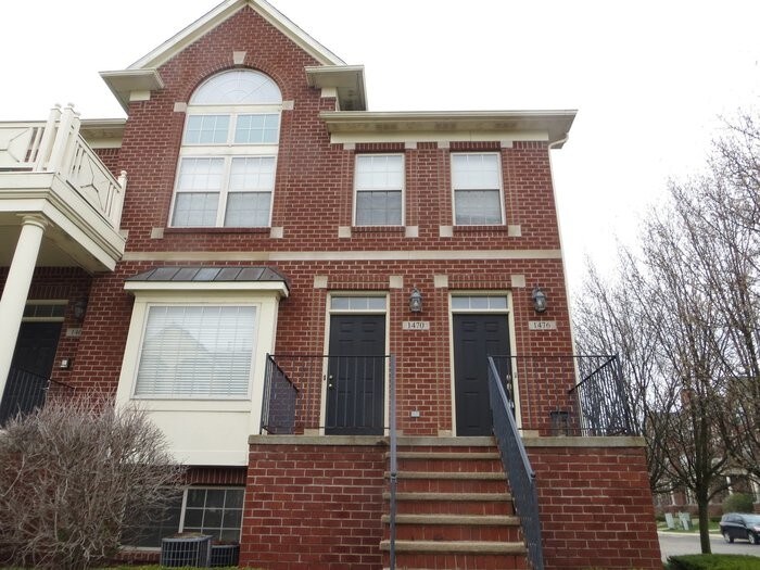 Primary Photo - 2 BEDROOM TOWNHOUSE