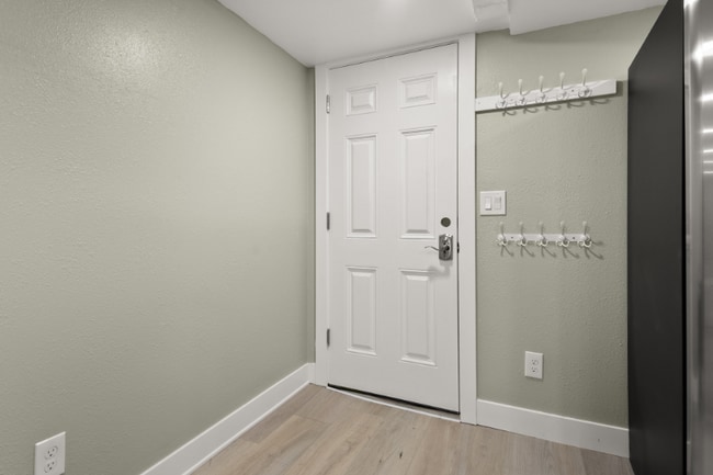 Building Photo - 4424 Francis Ave N