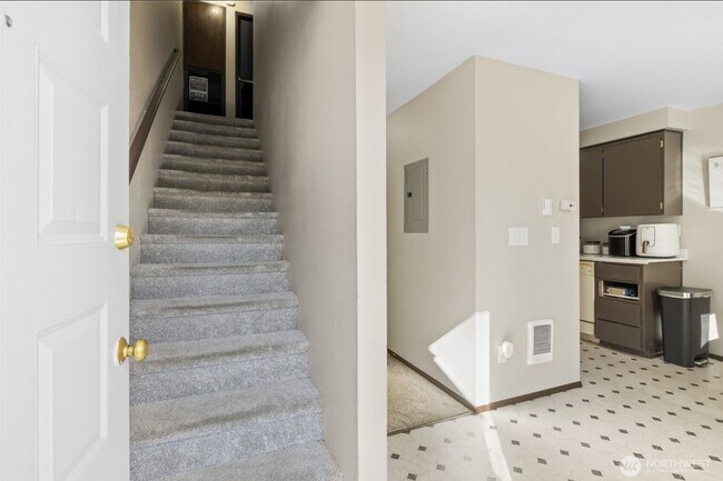 Foto del edificio - 429 37th St SE