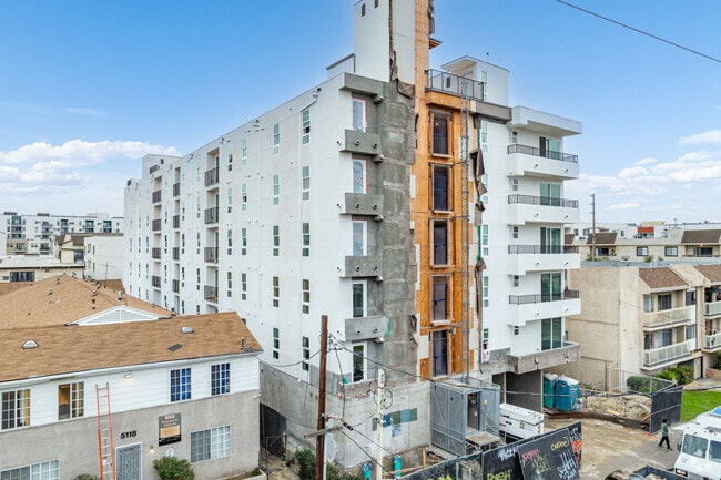 Building Photo - 5110 Bakman Ave