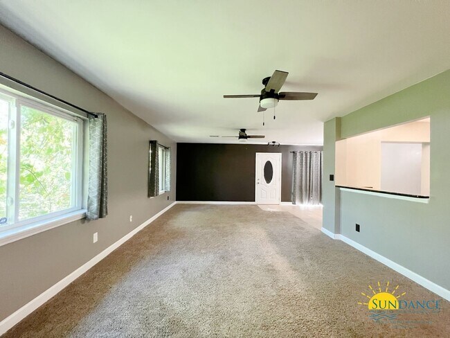 Building Photo - Lovely 3 Bedroom Home in Fort Walton Beach