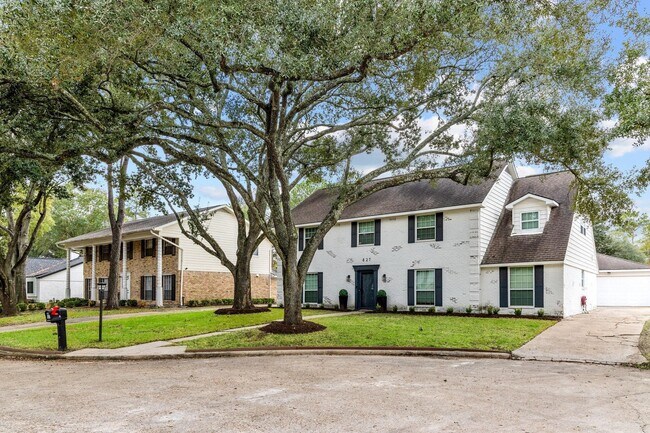 Foto del edificio - 827 Thicket Ln