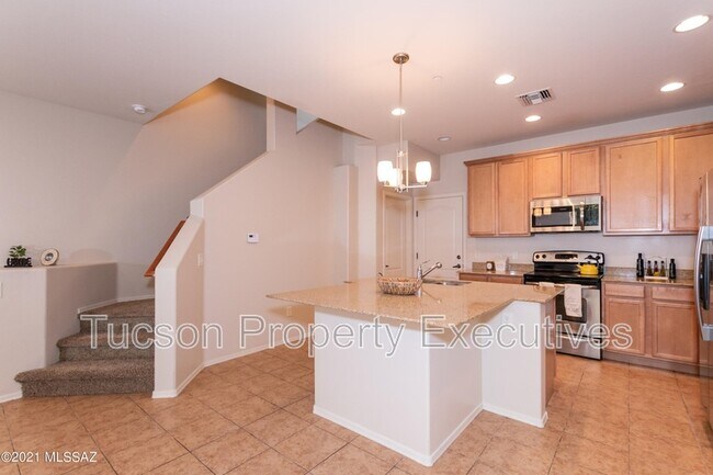 Foto del edificio - 2442 E Emerald Moon Dr