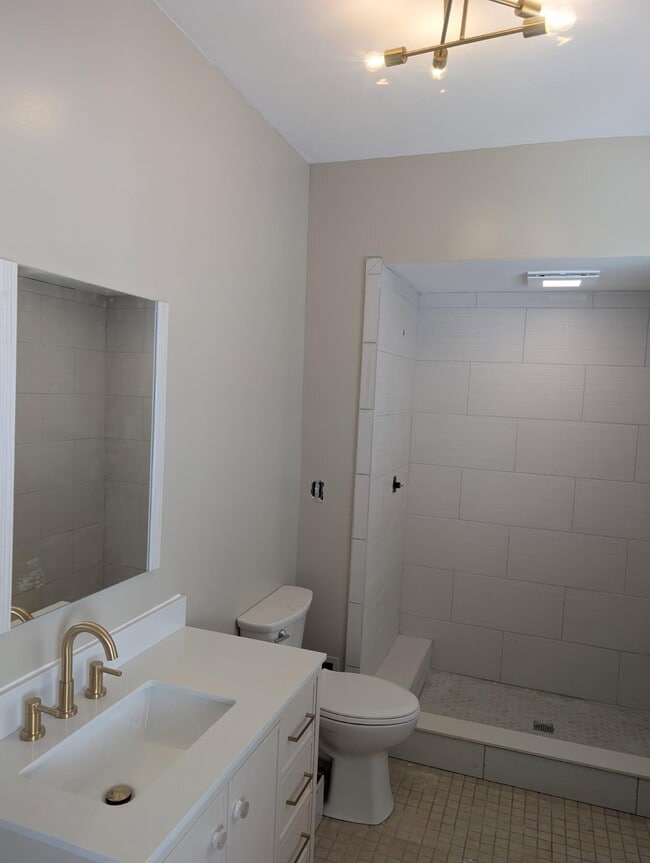 baño - 3203 Parkview Ave