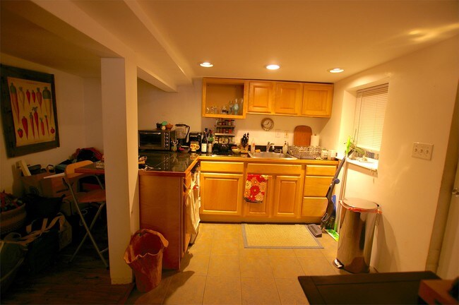 Building Photo - 548-552 Ashbury St