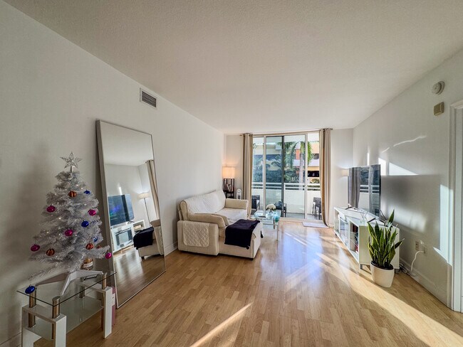 Foto del edificio - 18800 NE 29th Ave