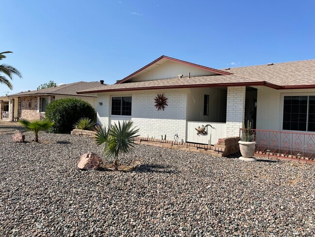 Building Photo - 17622 N Jasmine Dr