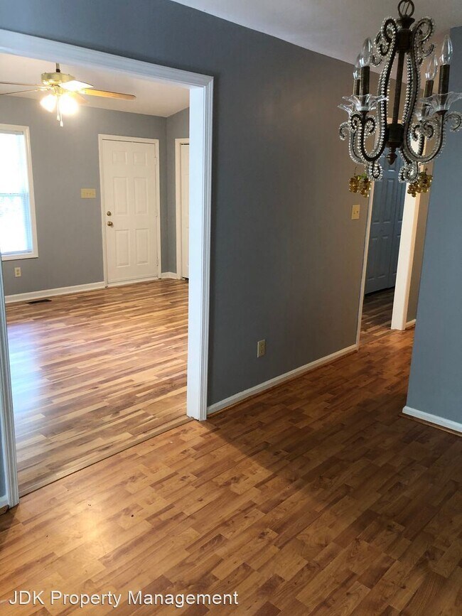 Building Photo - 3 br, 2 bath House - 208 Belle Ct