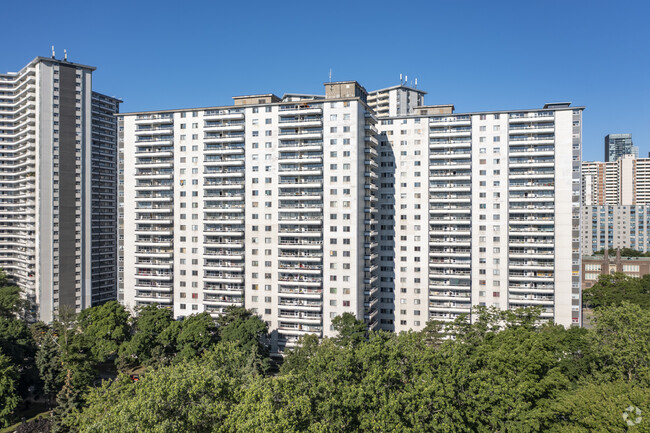 Building Photo - Wellesley Parliament Square