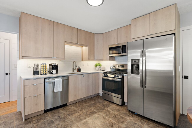 Kitchen - 1430 W 36th St