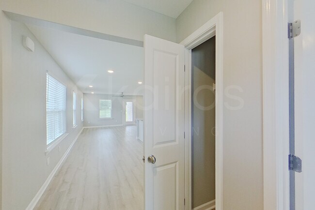 Foto del edificio - 656 June St