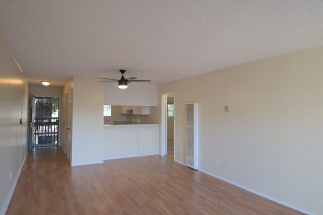 Building Photo - Concord 2 bedroom 1 bath condo Located on ...