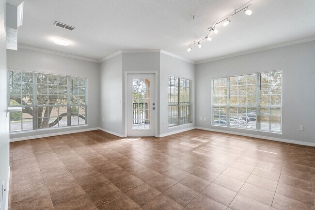 Building Photo - 7800 Point Meadows Dr