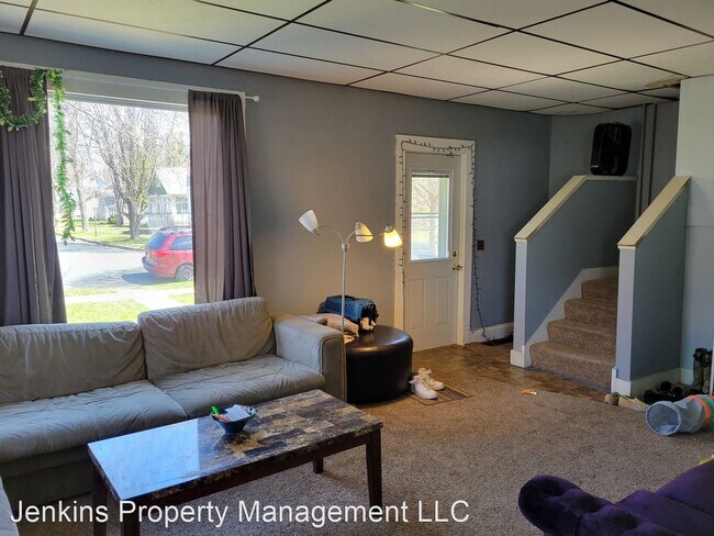 Foto del edificio - 2 br, 1 bath House - 512 E Maple St