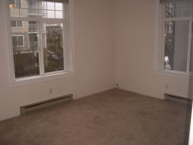 Building Photo - Condo in Downtown Seattle - Near Harborview