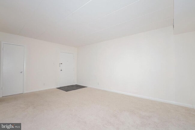 Building Photo - 6250 Edsall Rd