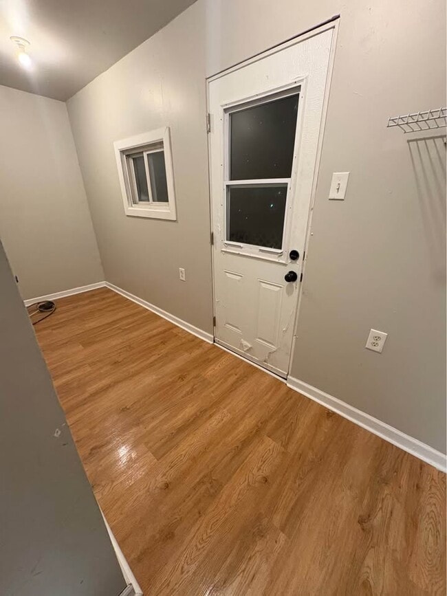 Laundry - 609 W Race St