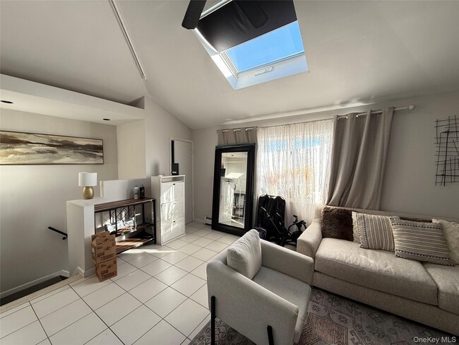 Building Photo - 32 Suffolk Rd