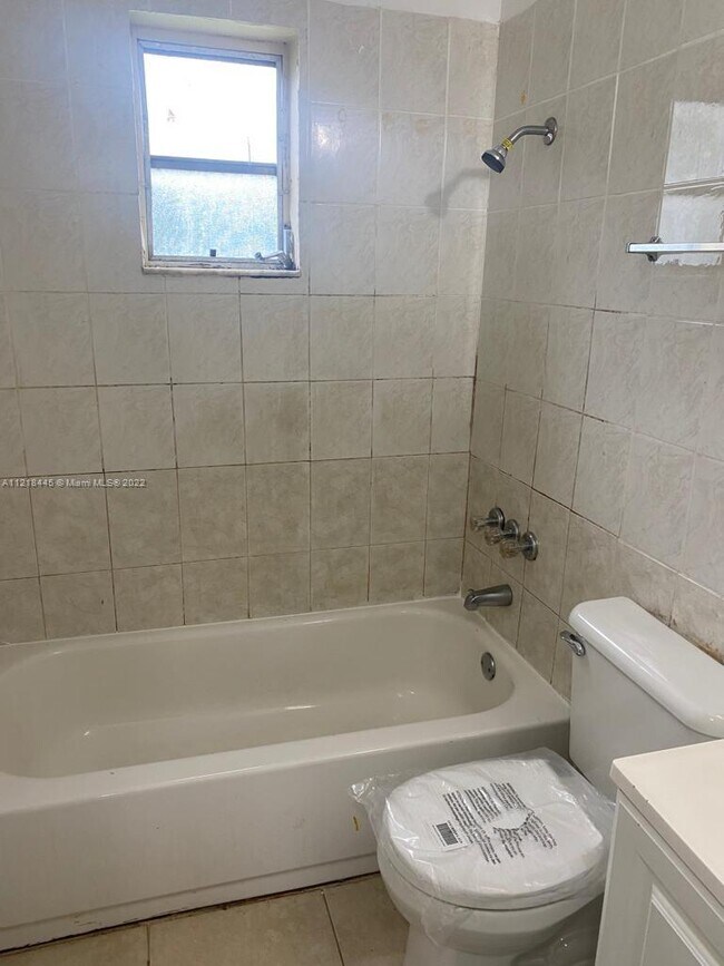 Foto del edificio - 1455 NE 146th St