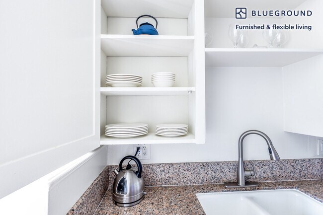 Foto del edificio - 232 S Reeves Dr