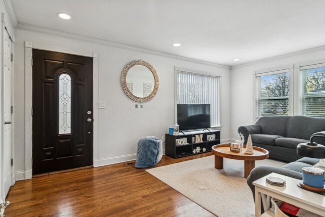 Foto del edificio - 102 S Ashland Ave