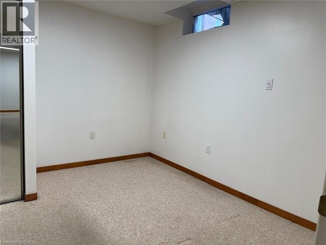 Building Photo - 308 Evergreen Crescent